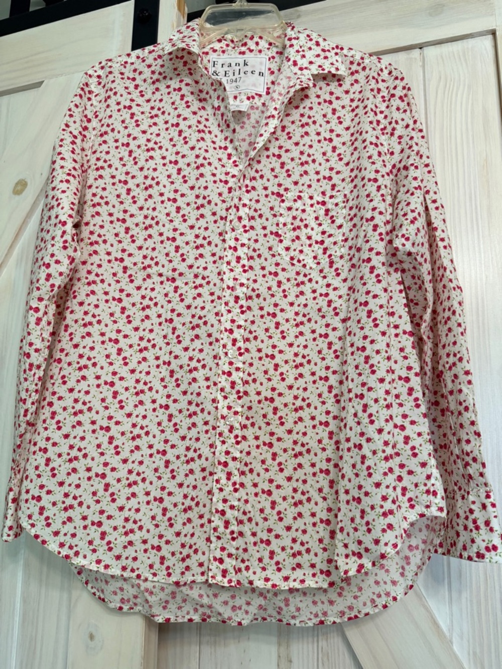 NWT Frank & Eileen S, Italian woven cotton red roses  on white Eileen button up